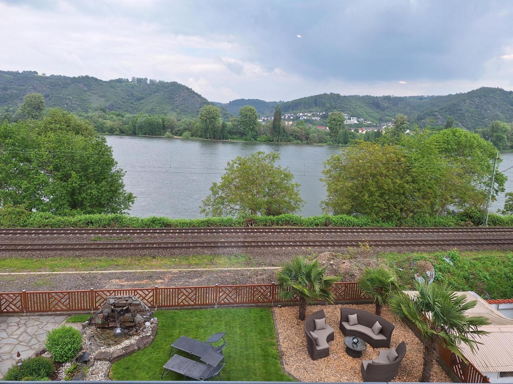 Ferienwohnung Rhens Am Rhein Bagian luar foto